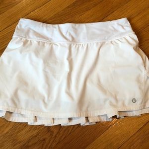 White lululemon skirt size 6